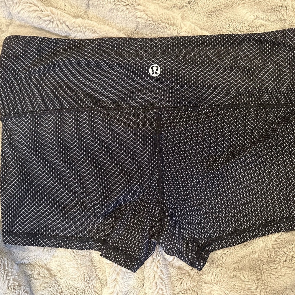 Lululemon Athletica Black Athletic Boogie Biker Shorts Sz 6